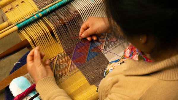 Quelles croisières proposent des ateliers de broderie traditionnelle en Europe de l'Est?